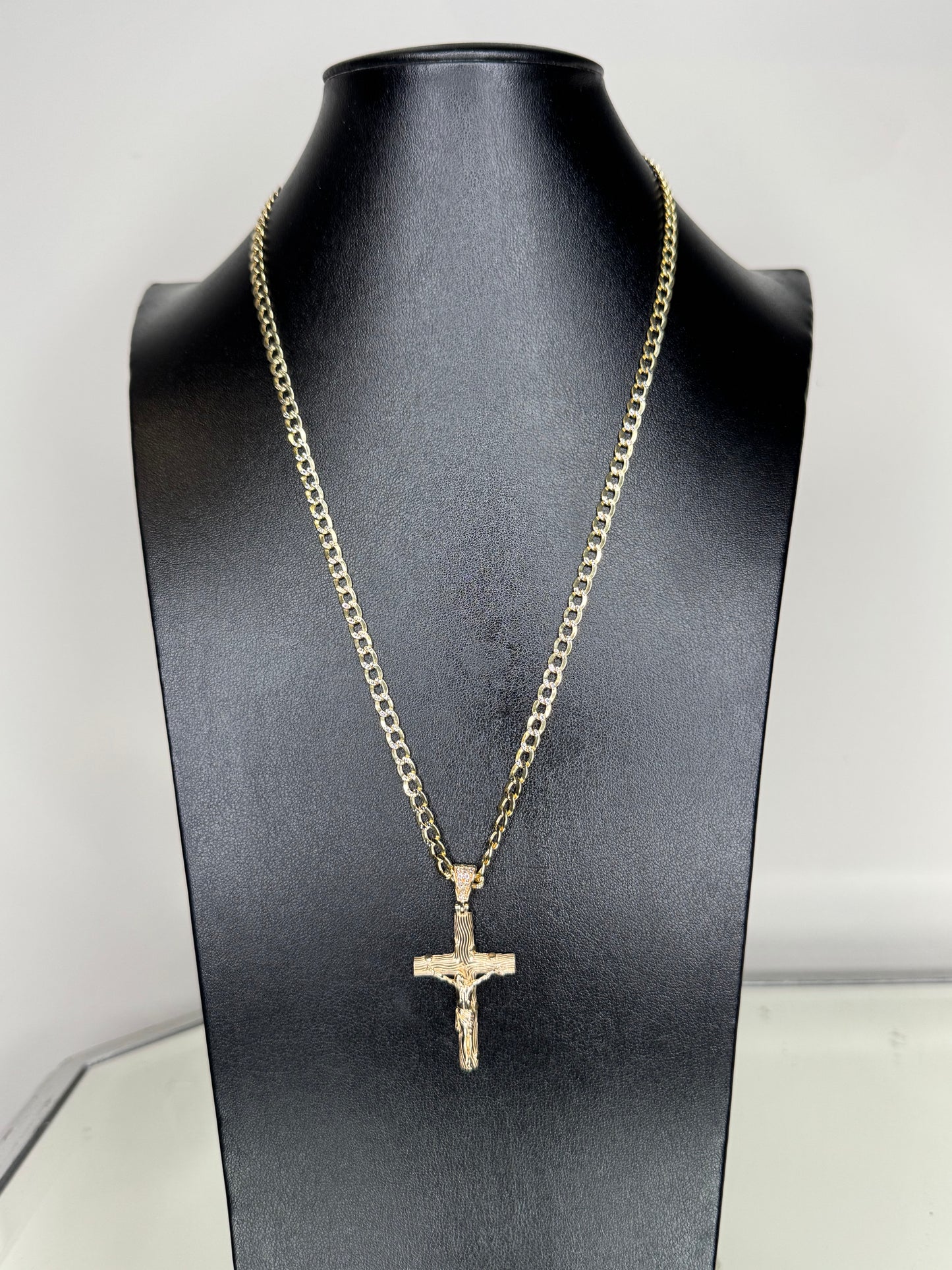 Cuban Chain 2 Tones with Jesus in cross pendant